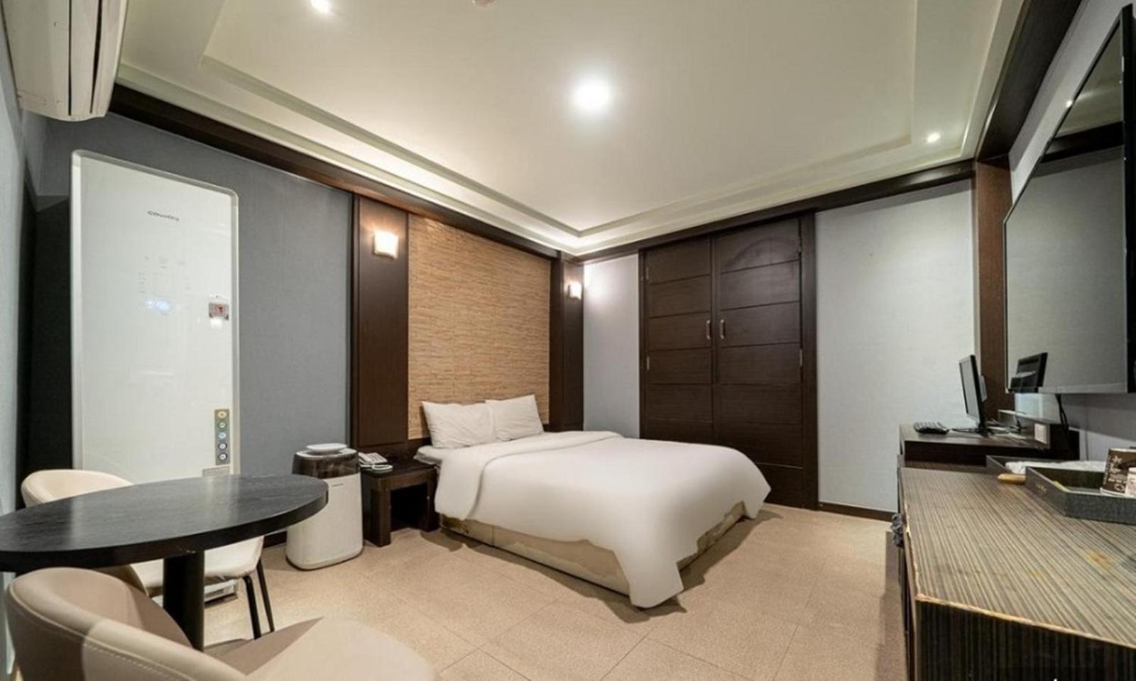 Nowon Luxe Hotel *