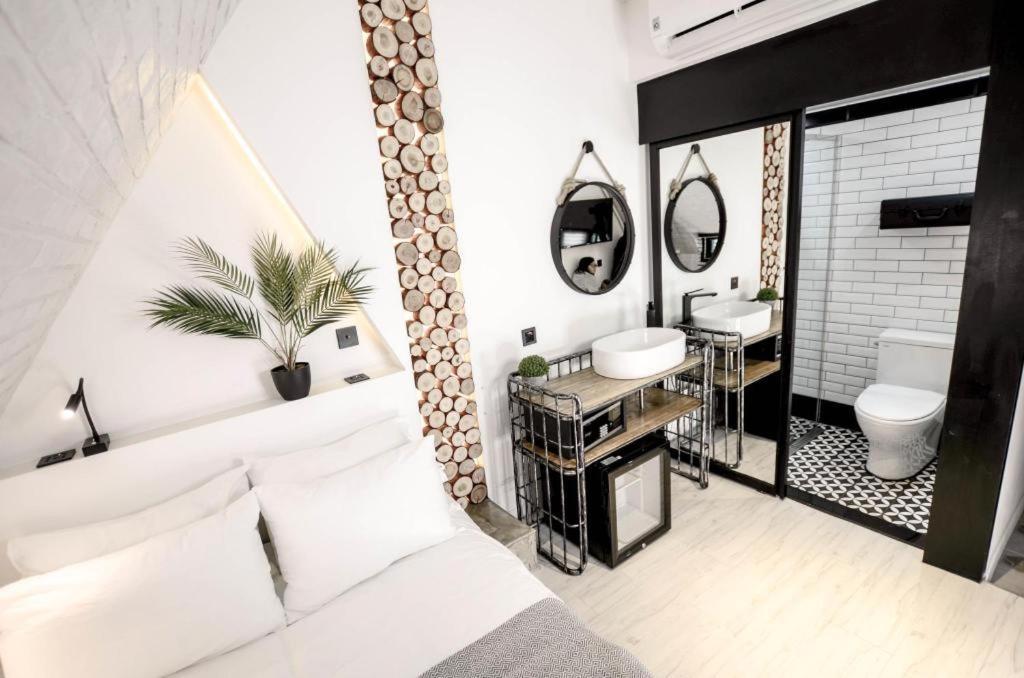 Mmmio Ii Design Myeongdong Motel