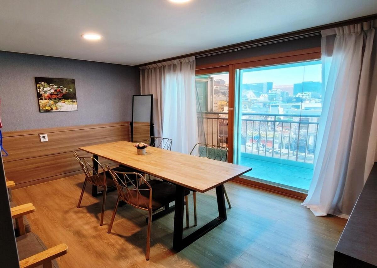 Apartment J Honor Seoul