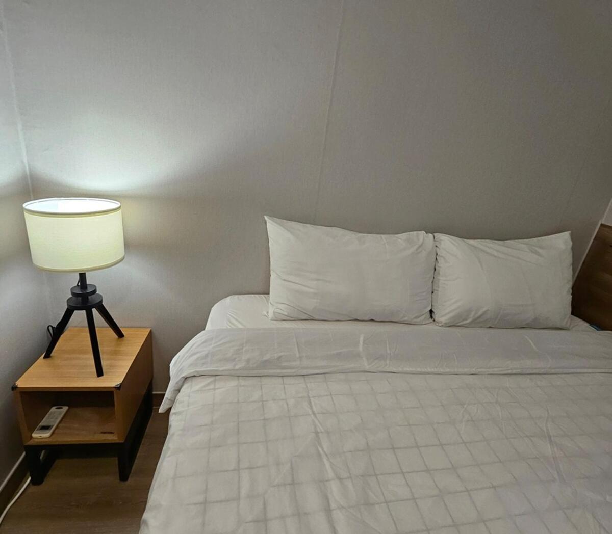Apartment J Honor