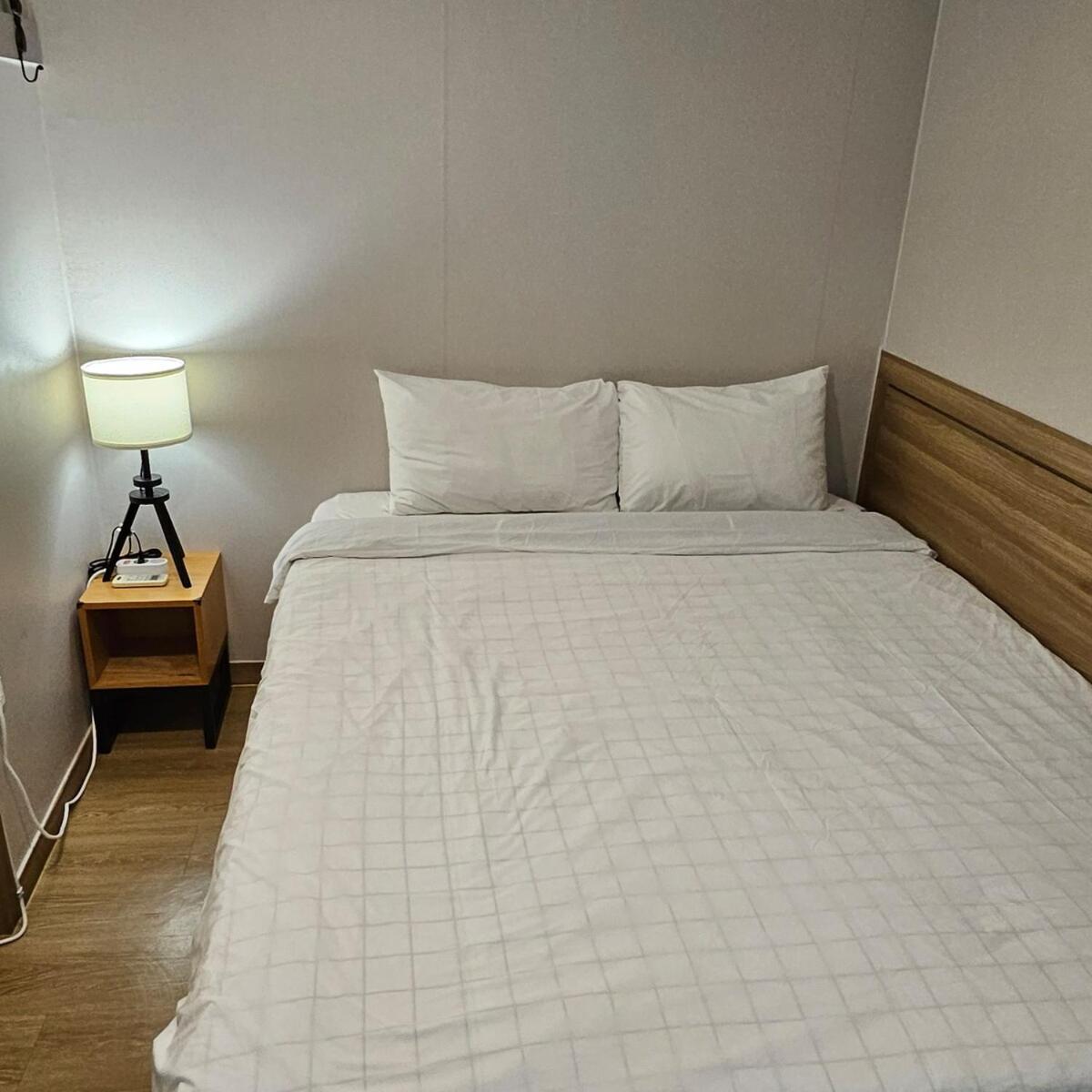 J Honor Apartment *
