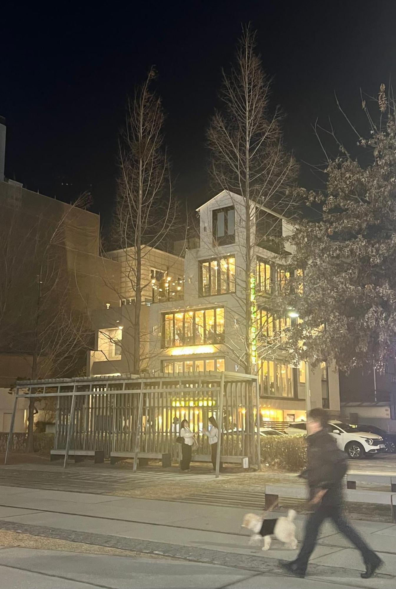 Hongdae Oyo Stay, Free Luggage Keeping, Hongdae Station Line And Airport Train *