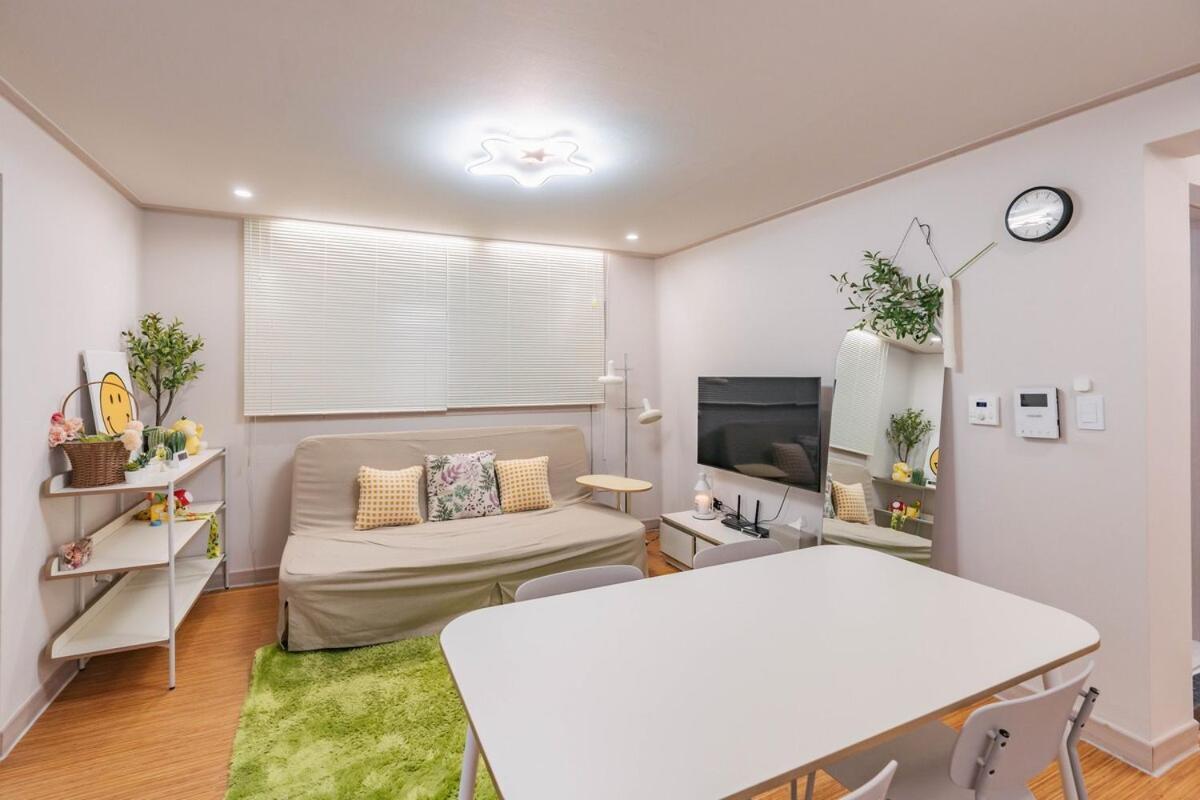Apartment Namsan Beautiful Big Hill House *