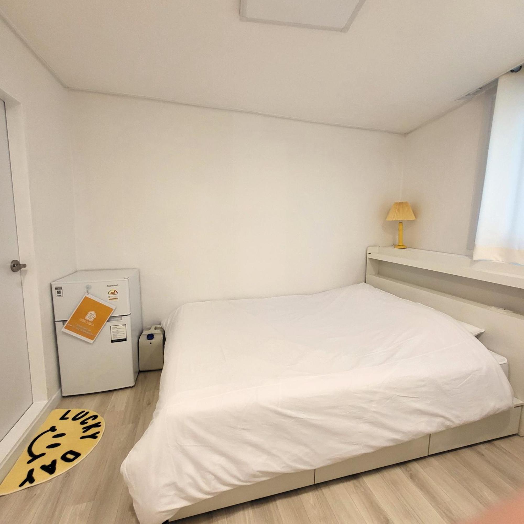 Humming Apartment