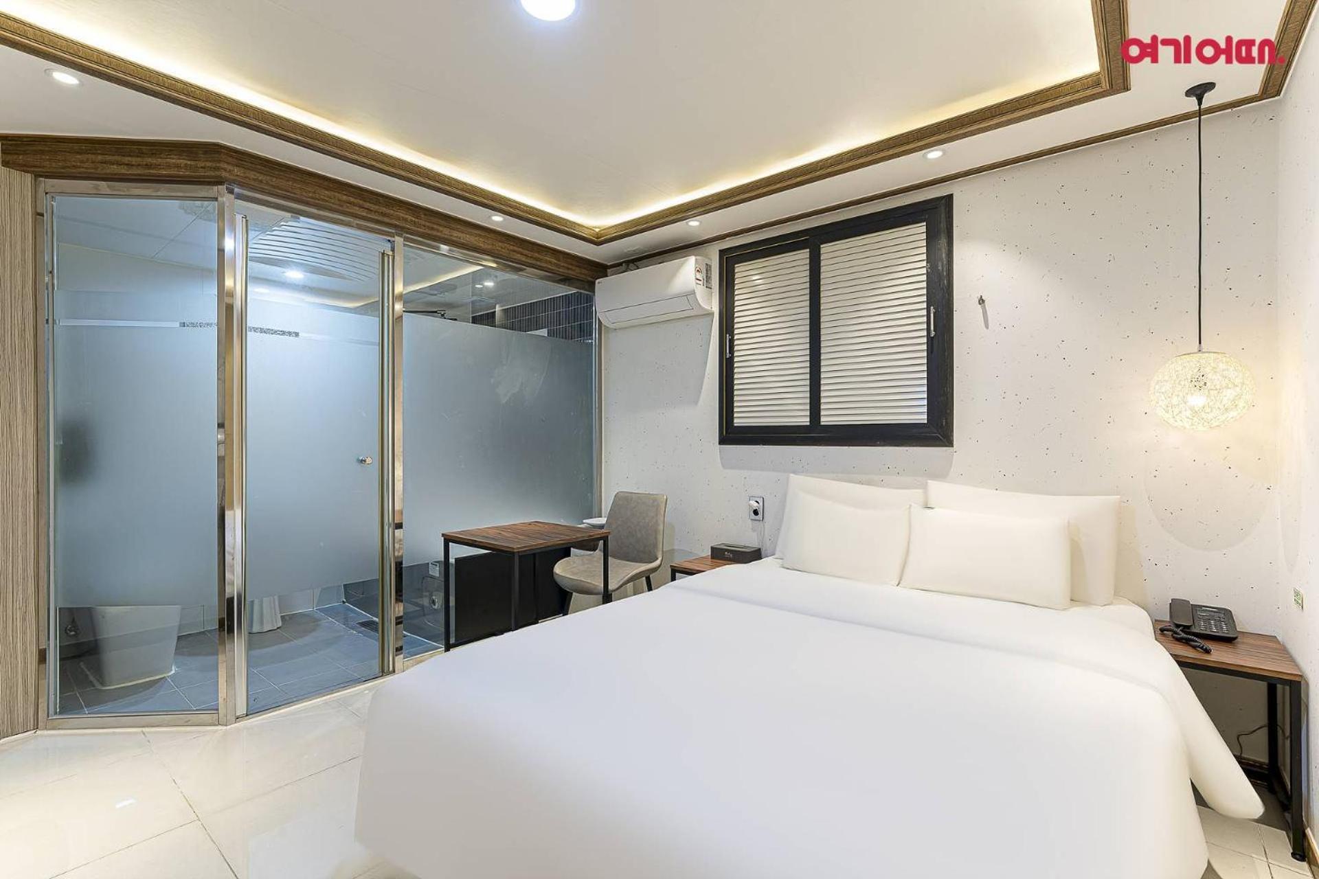 Maru Hotel