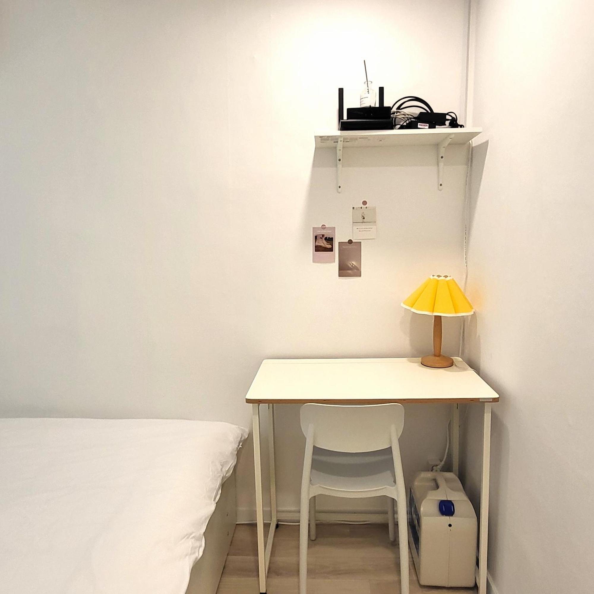 Apartment Humming