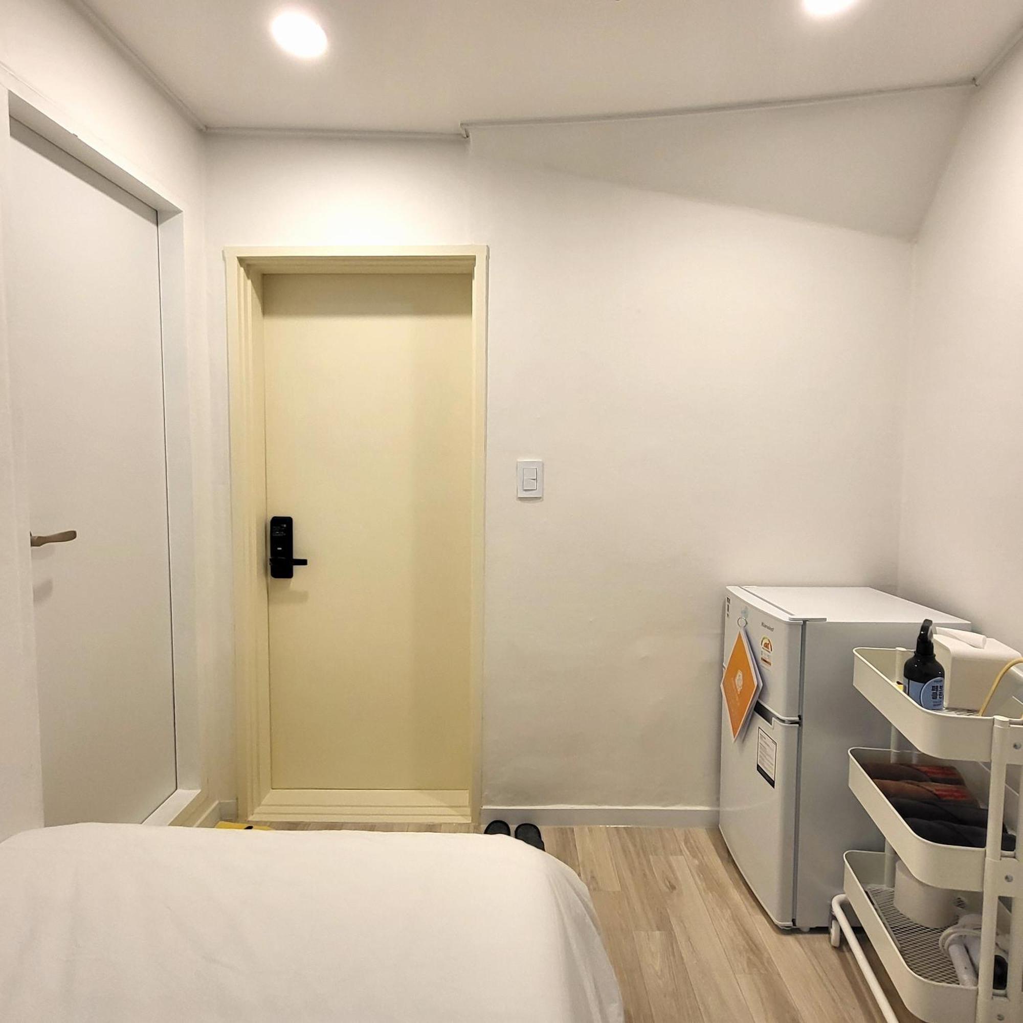 Humming Apartment
