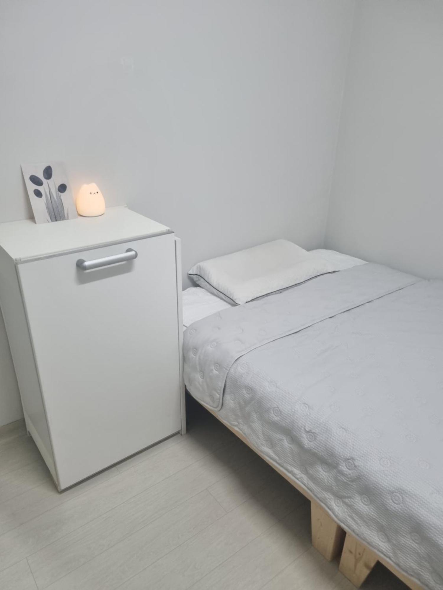 Seongnaedong 2rooms #5 Minutes To Dunchon-dong Station #dunchon Station Traditional Market #olympic Park #central Veterans Hospital Seoul