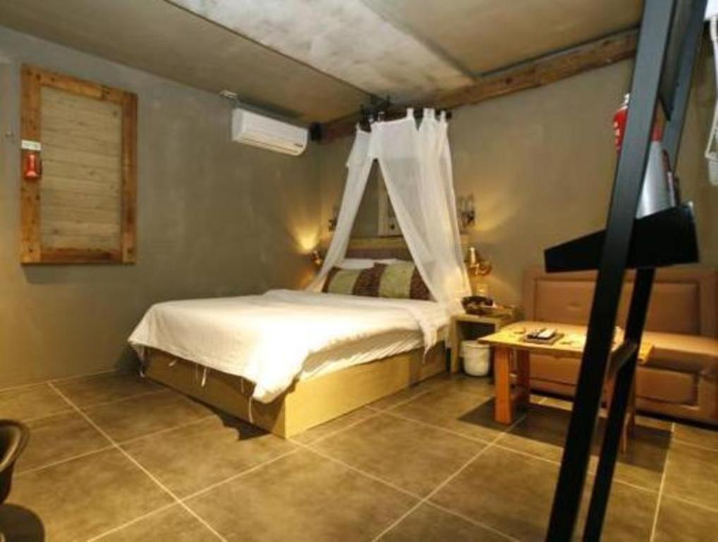 Motel Mac