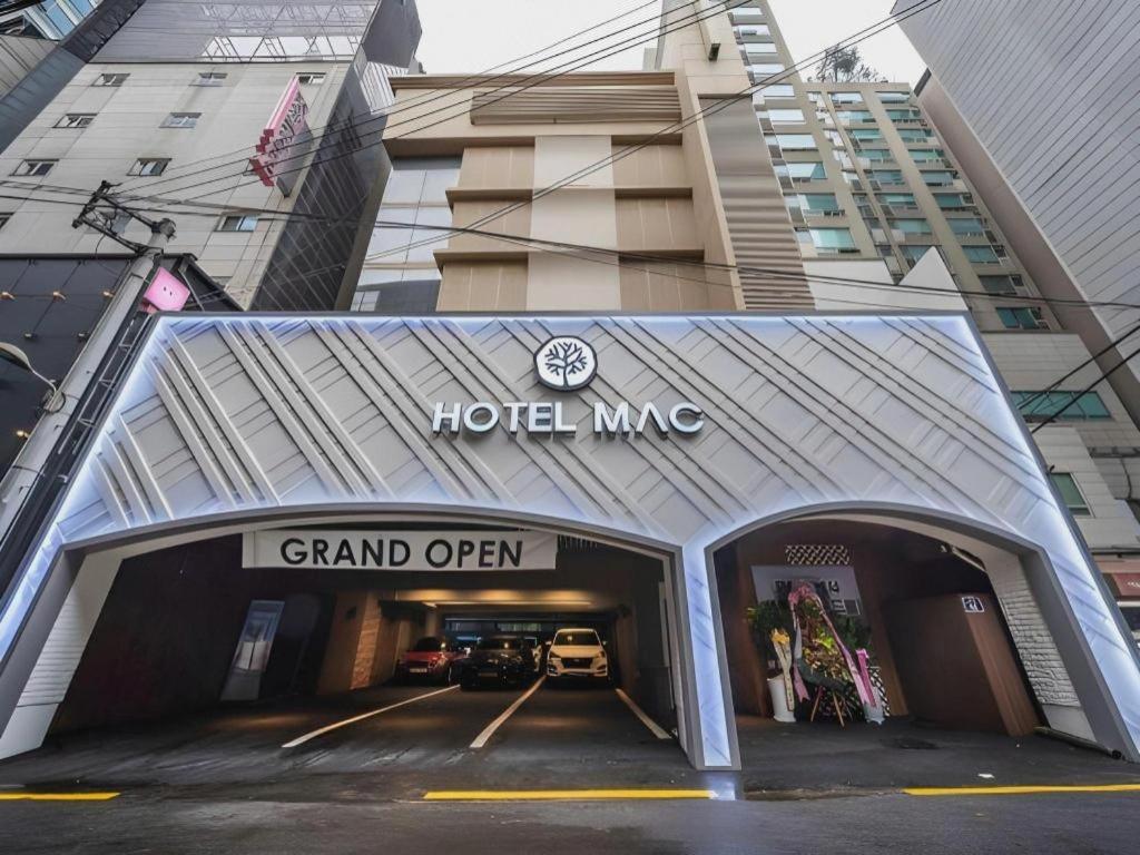 Motel Mac