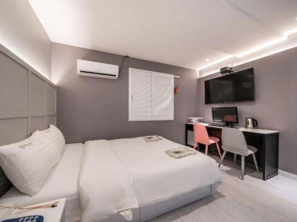 Motel Mac