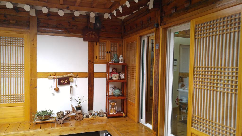 Hanok Nuha *