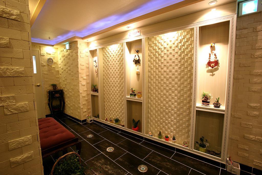 Guest house Apgujeong 2*