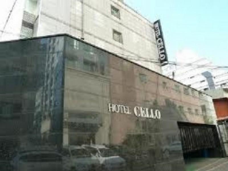 Motel Cello