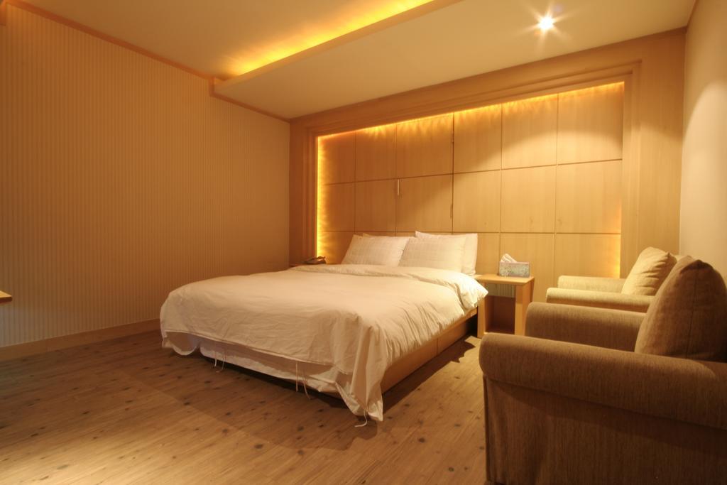 Utopia 2* Seoul