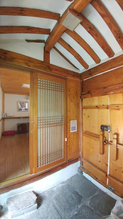 Rumah tetamu Charm Hanok