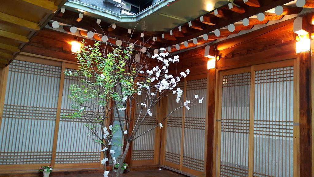 Charm Hanok Rumah tetamu Seoul