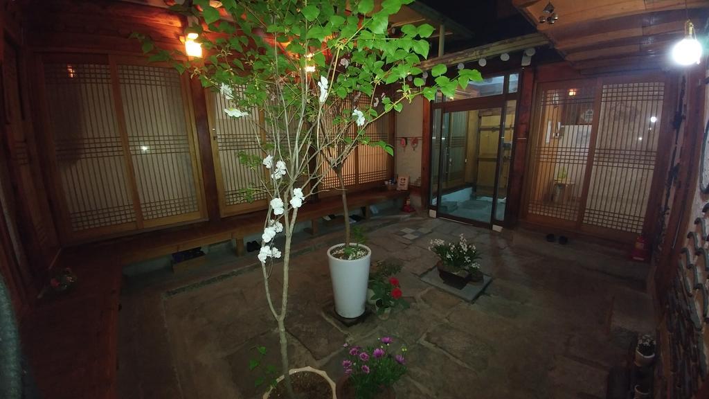 Charm Hanok Rumah tetamu Seoul