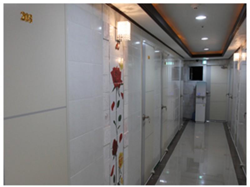 World Oneroomtel Hotel