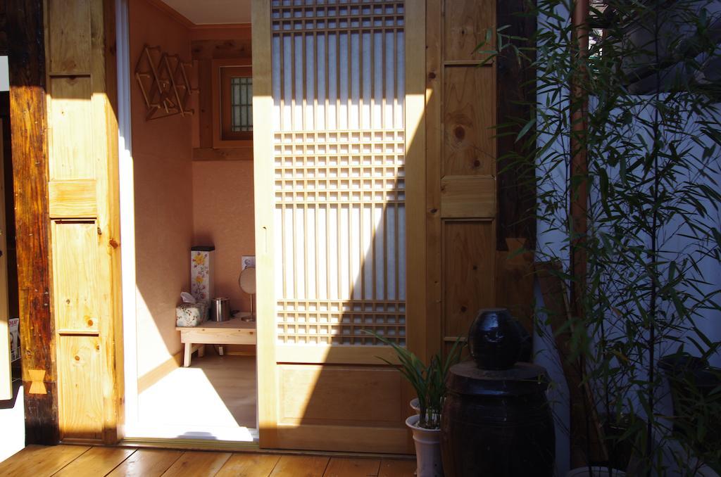 Hanok Nuha *