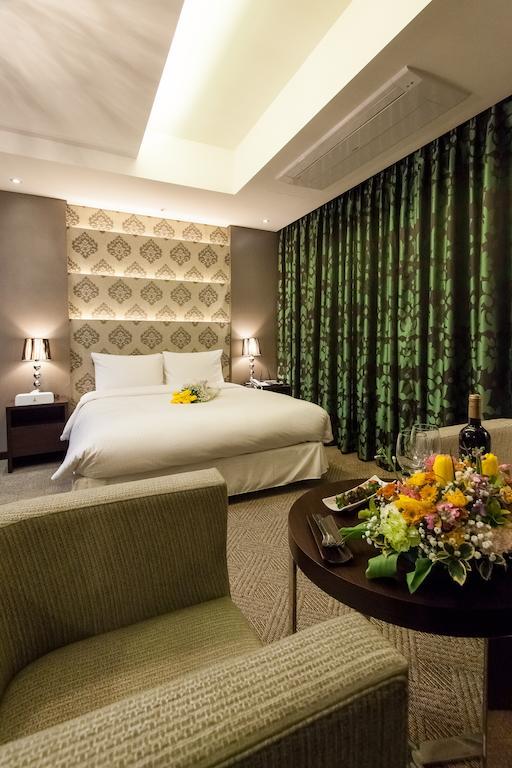 Hotel Pharos