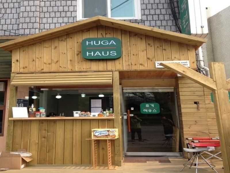 Hostel Huga Haus