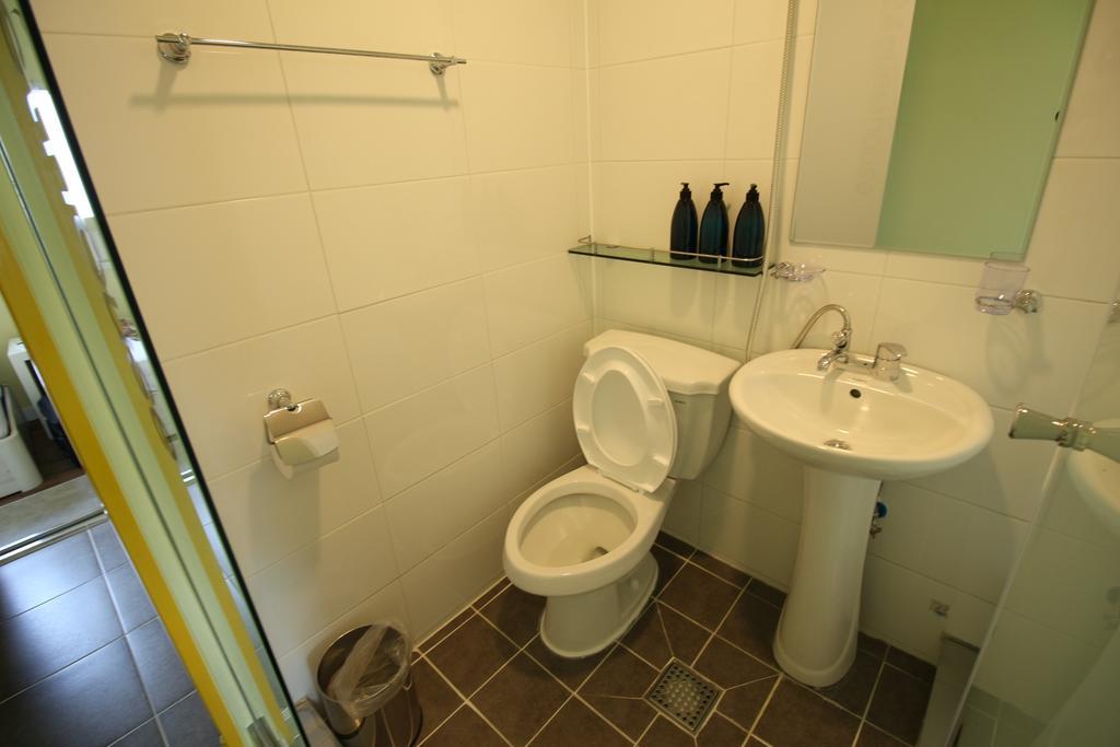 Hostel 24 Sinchon Avenue