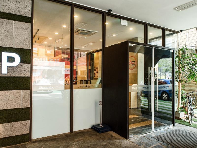 Blooming House Aparthotel 3*