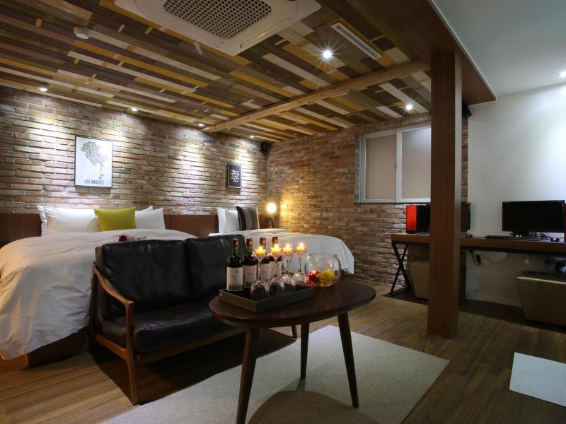 Lexy Motel