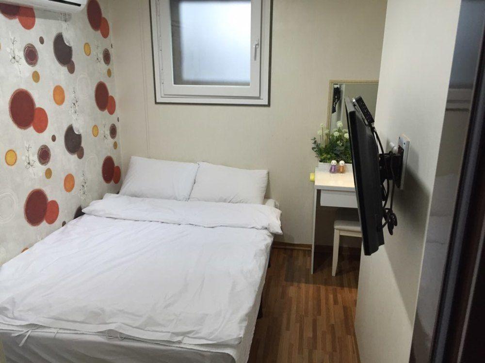 Chloe Hostel