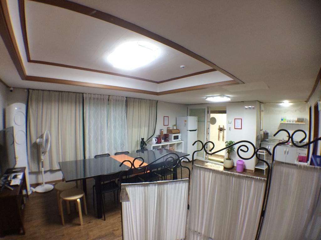 Jeong House