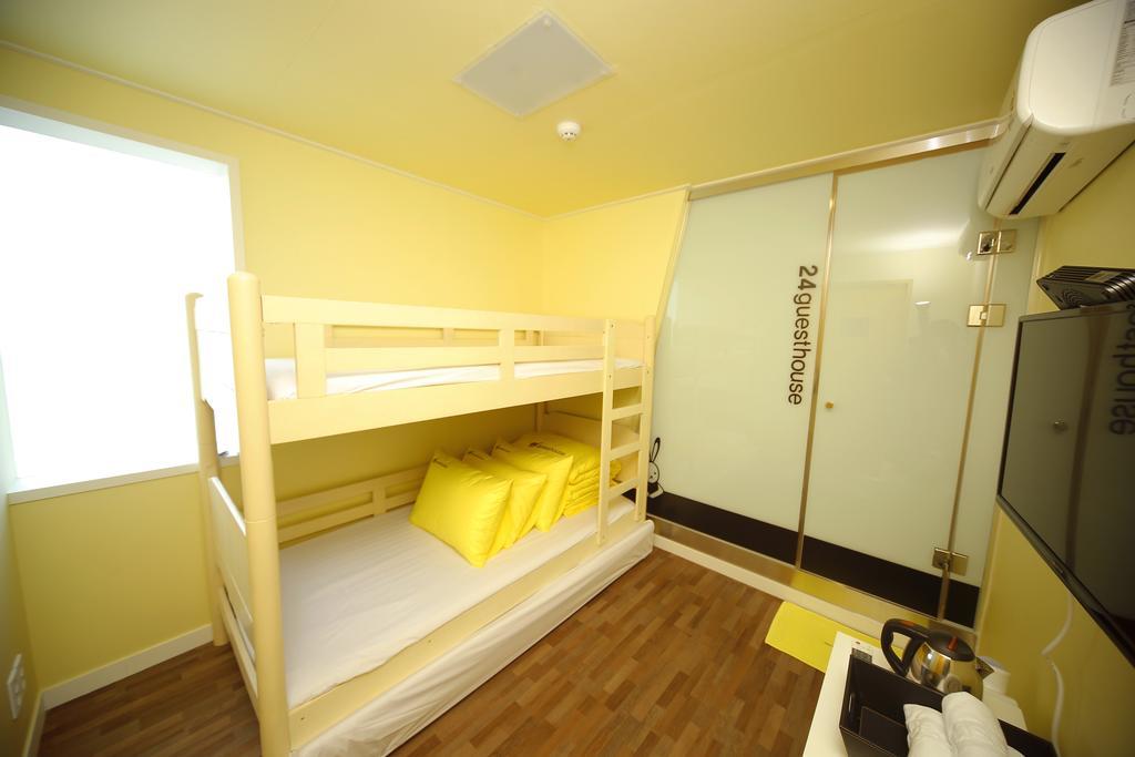 Hostel 24 Sinchon Avenue *