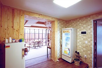 Iu Myeongdong Guest house