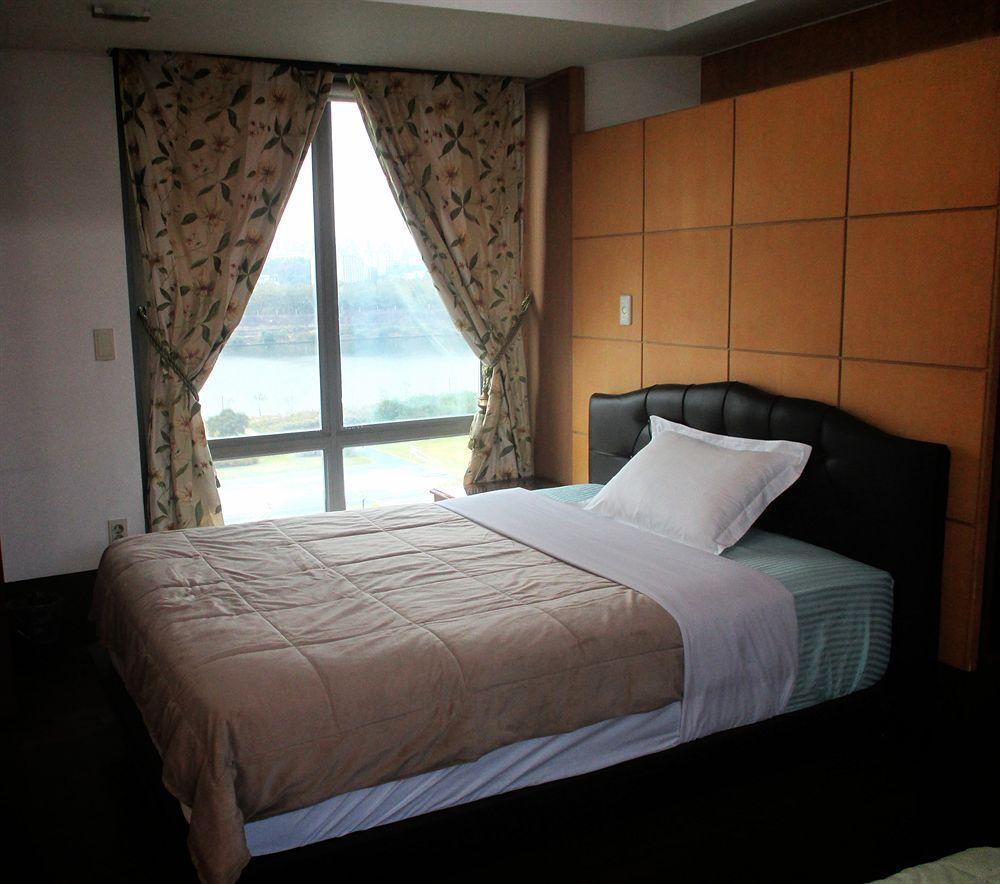 Hotel River View House