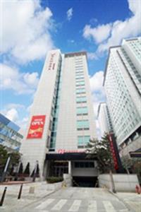 Ramada Jongno Hotel