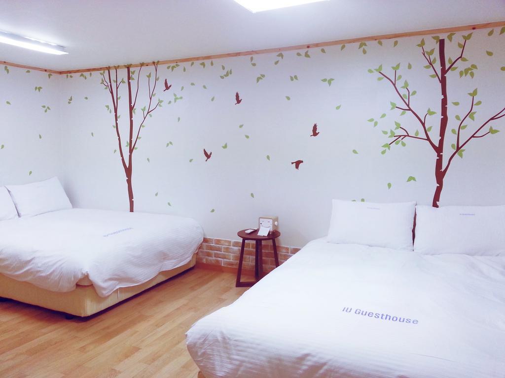 Guest house Iu Myeongdong 2*