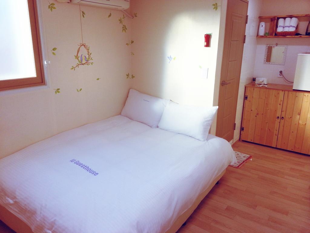 Iu Myeongdong Guest house Seoul