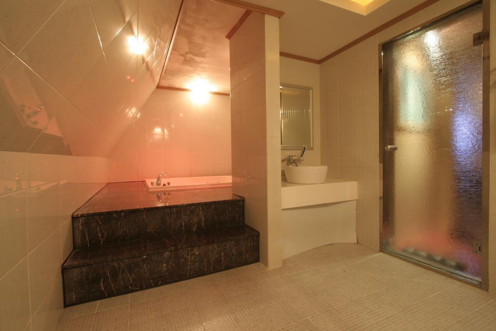 Hotel Utopia