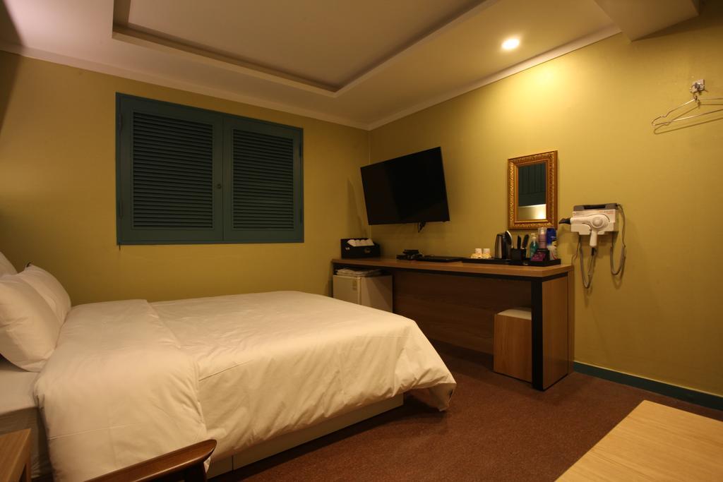 Ben Hotel