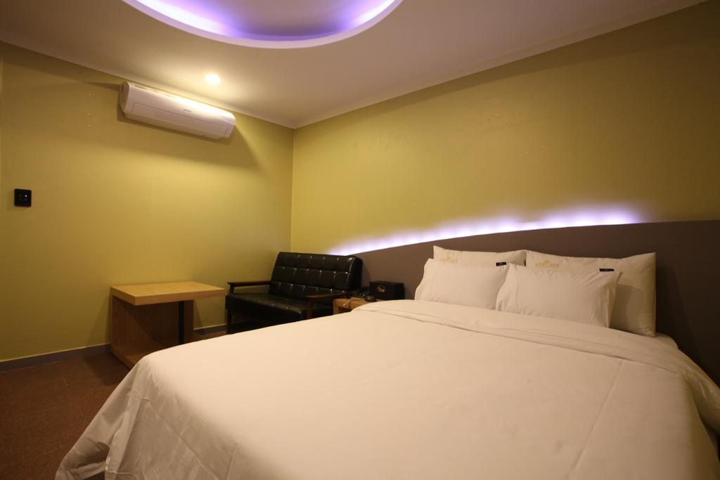 Ben Hotel *