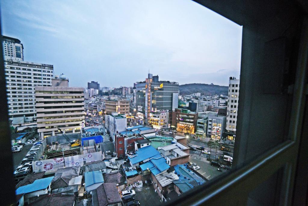 Road House Myeongdong 2* Seoul