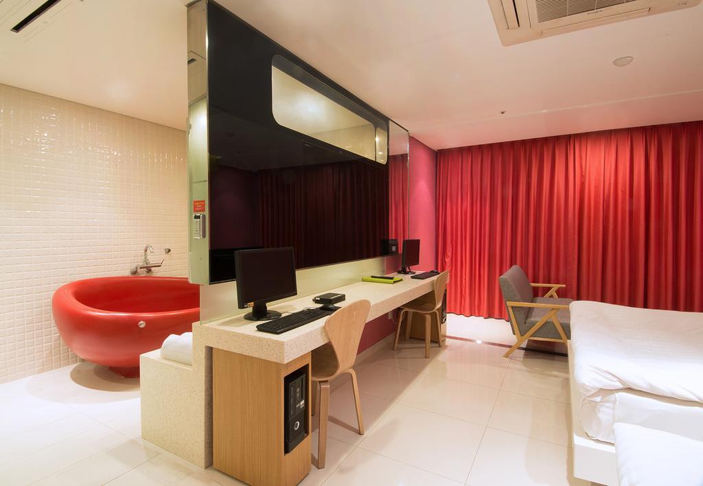 Life Style R Hotel 2*