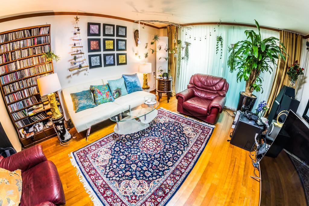 Refee House Guest house
