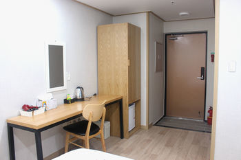 Hotel The Mir 2*