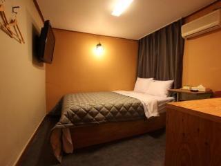 Yam Sungbuk Hotel 2*