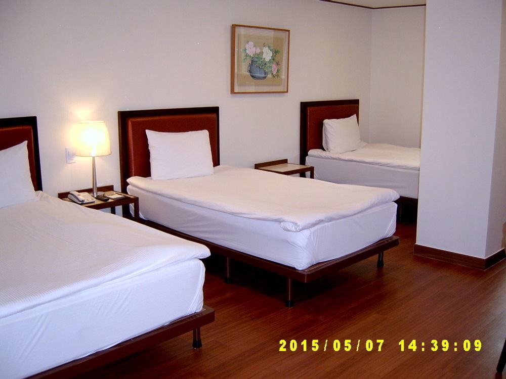 Youngbin Hotel 2*