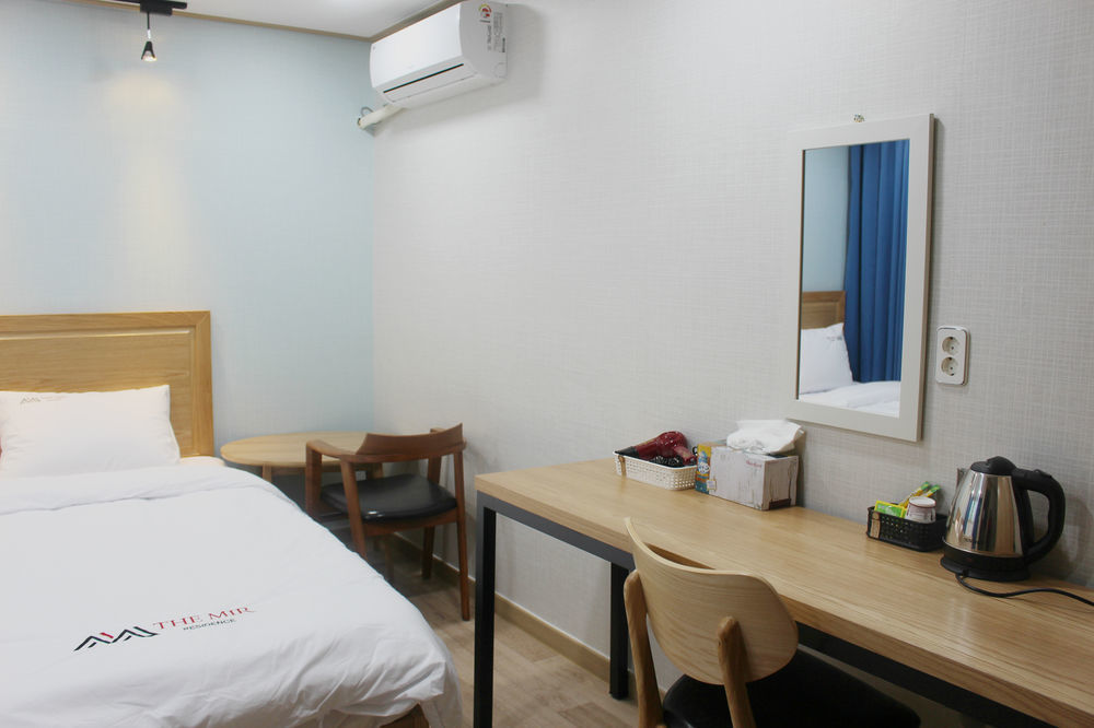 Hotel The Mir 2*