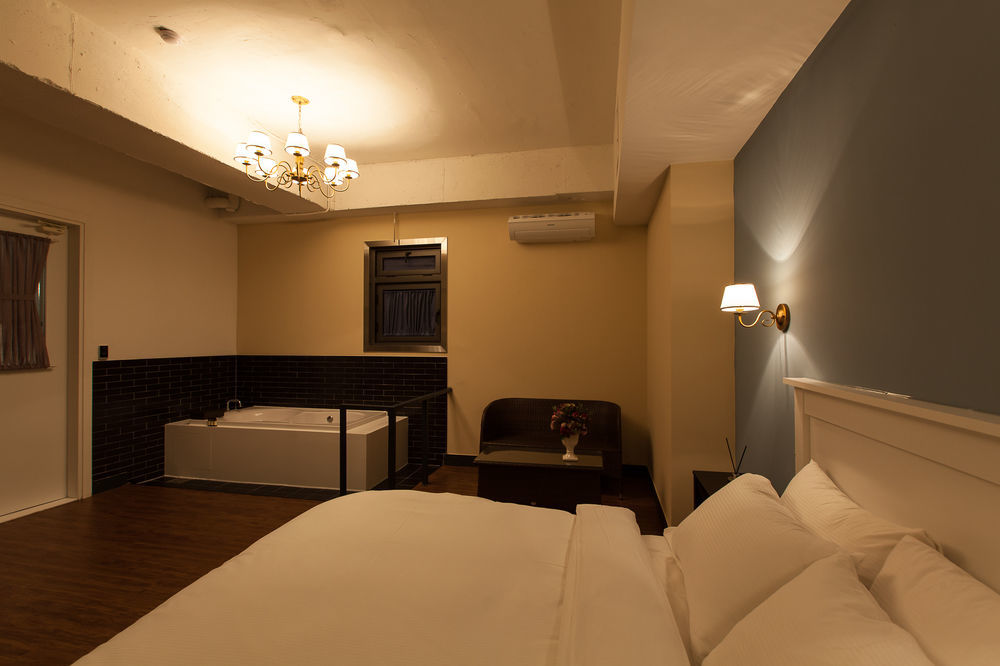 648 Hotel 2*