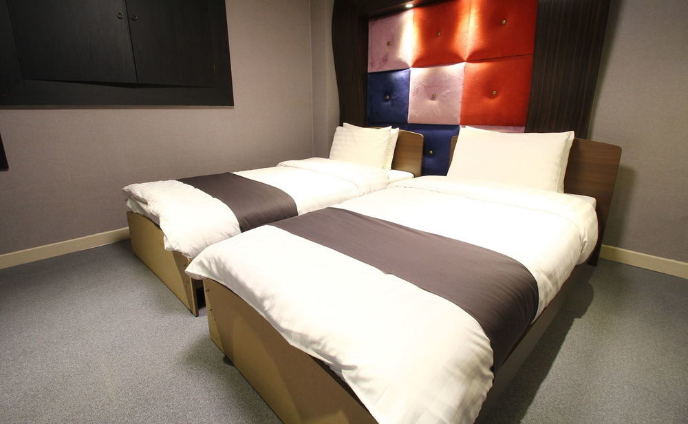 Hotel Two 3*