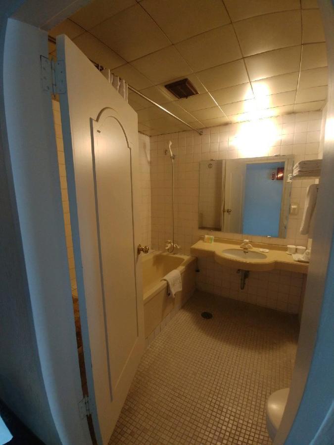Kang Hotel 3*